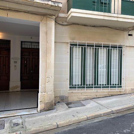 4 Bedroom Apartment Near Sliema Seafront Extérieur photo