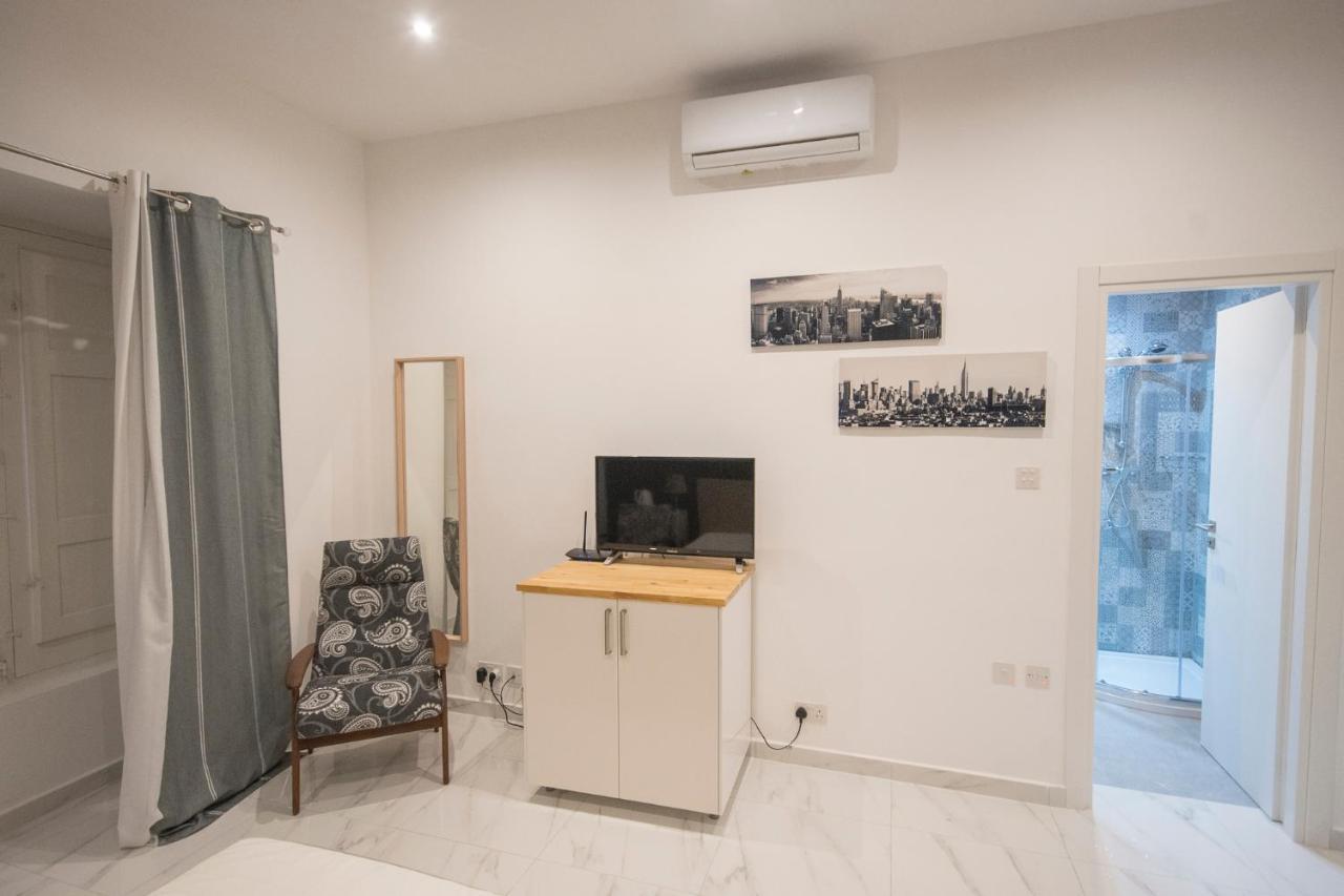 4 Bedroom Apartment Near Sliema Seafront Extérieur photo